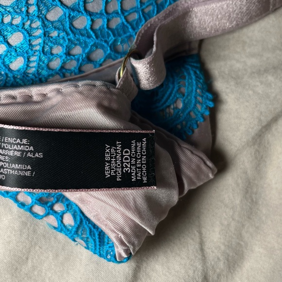 32DD Very Sexy Push-up - Victoria’s Secret Gray and Blue Lace Bra - Picture 3 of 4